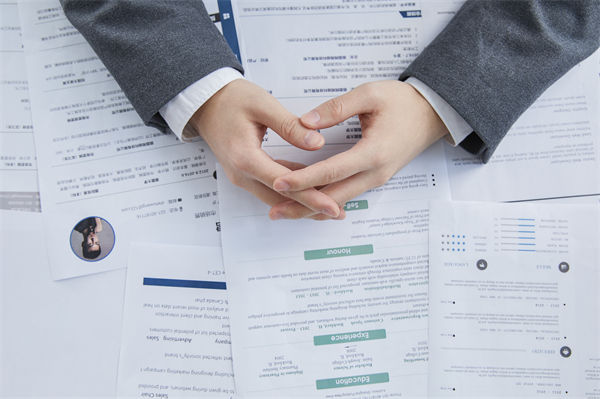 招聘流程看似高效規(guī)范，招來的人卻總是與需求錯(cuò)位？