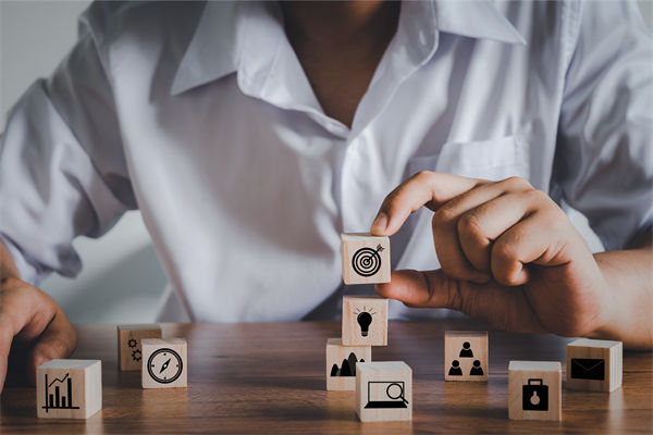 組織架構(gòu)跟著業(yè)務(wù)變總錯(cuò)位，效率越調(diào)越低怎么破？