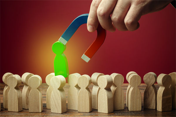 行業(yè)競爭陷入被動，薪酬咨詢?nèi)绾五懺烊瞬盼Γ? /></a></div>
                    <div   id=